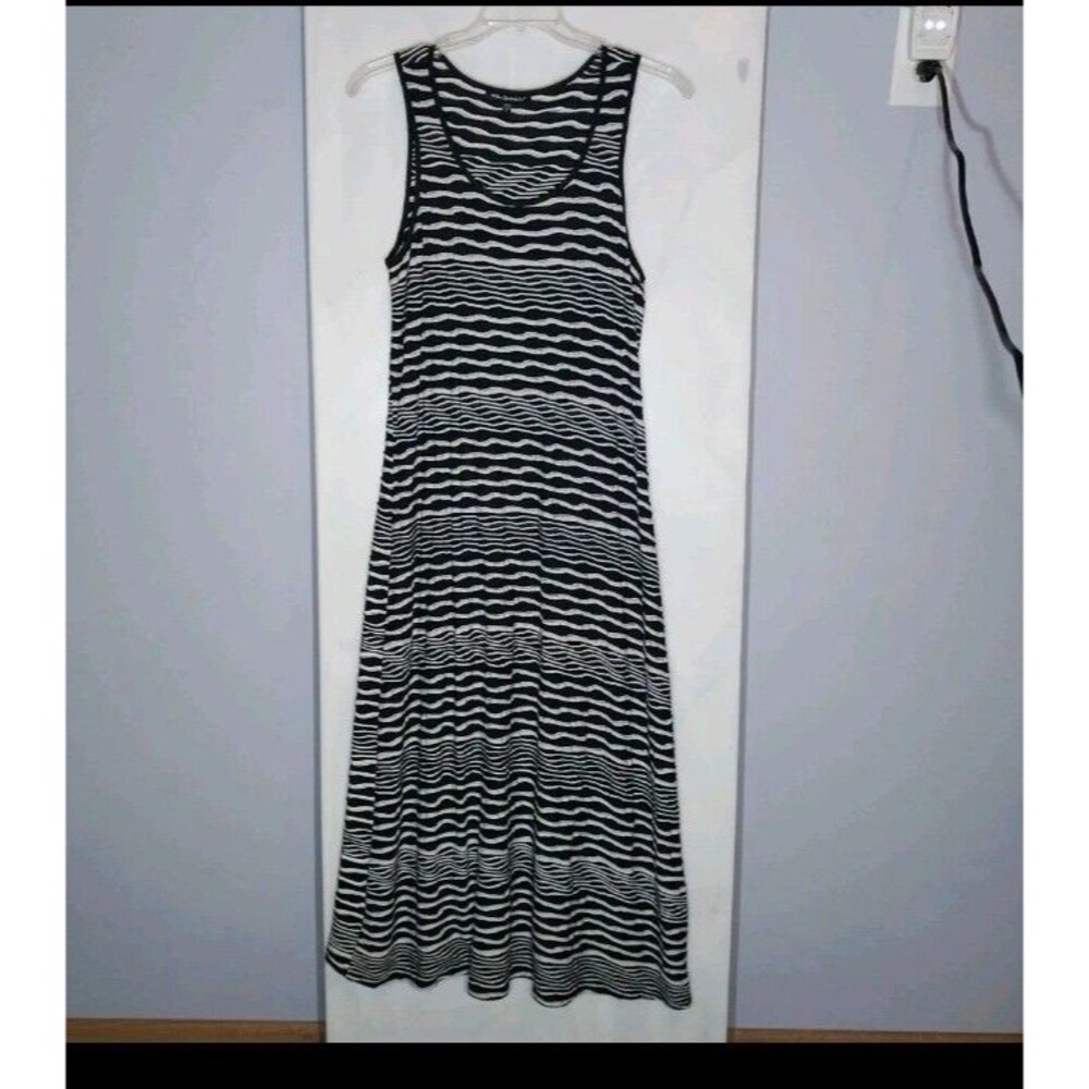 Mlle Gabrielle Plus Size 1X Black White Textured Stripe Maxi Dress Sleeveless